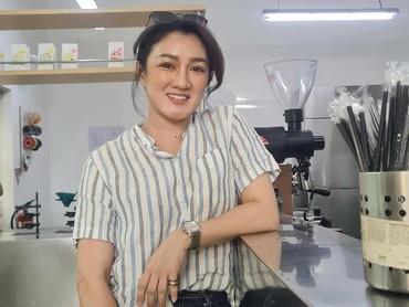 img-title Profil & Agama Melly Mono Disebut Inspirasi Lagu 'Yang Terdalam' Ciptaan Ariel NOAH