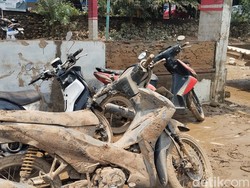Warga Bekasi Salah Perkiraan: Mengira Aman tapi Motor Tetap Terendam