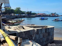 Ornamen Penyu yang Viral di Sukabumi Kini Diperbaiki Kontraktor