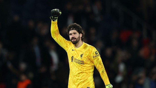 Alisson Becker tampil heroik di bawah mistar saat Liverpool mengalahkan Paris Saint-Germain (PSG) 1-0 pada leg pertama babak 16 besar Liga Champions.