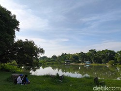 Ngabuburit Murah Meriah Nan Adem di Danau Ciperna Cirebon