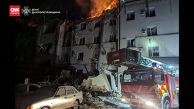 VIDEO: Rudal Rusia Bombardir Kota Kelahiran Zelensky, 2 Orang Tewas