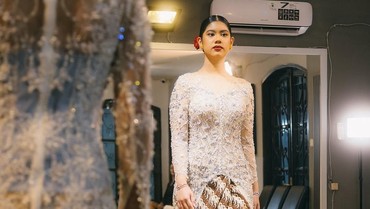 Tatapan Bangga AHY Lihat Putrinya Lulus Sekolah Modeling Kimmy Jayanti