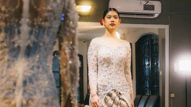 Tatapan Bangga AHY Lihat Putrinya Lulus Sekolah Modeling Kimmy Jayanti