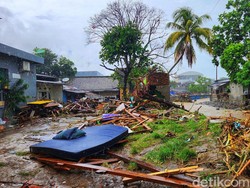 Teriakan Dramatis Ibu-Anak Sebelum Hilang Diterjang Banjir di Sukabumi