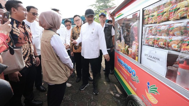 Kemensos menggelar pelatihan usaha di Bandung untuk mengurangi kemiskinan, sekaligus membantu kemandirian ekonomi warga.