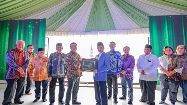 Masjid Al-Ikhlas PIK Riverwalk yang mengusung arsitektur megah dibangun ASG sebagai simbol harmoni, toleransi, dan pusat spiritualitas.