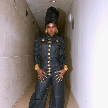 Lirik Lagu Anxiety - Doechii