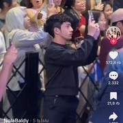 Ini Profil dan Kontroversi Pria yang Langganan Jadi 'Penyusup' di Acara para Selebritas