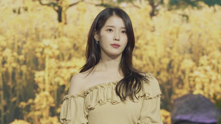 IU di konferensi pers drama Korea When Life Gives You Tangerines yang digelar di Seoul pada Rabu (5/3/2025).
