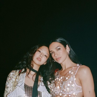 Lirik Lagu Handlebars - JENNIE feat. Dua Lipa