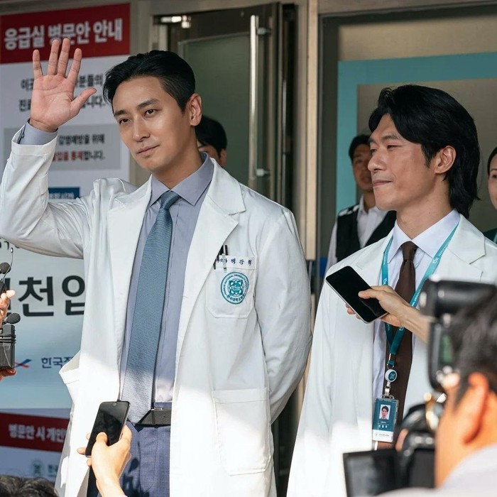 Ju Ji Hoon di Drama The Trauma Code: Heroes On Call / Foto : x.com/NetflixKR