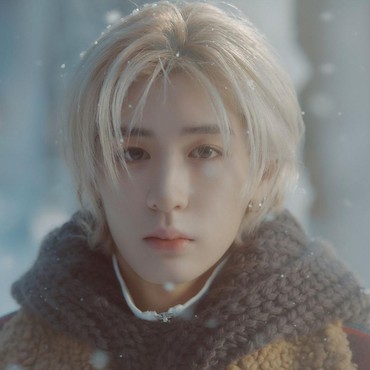 Leehan BOYNEXTDOOR Tuai Kritikan Usai Dituding Merokok Saat Masih di Bawah Umur