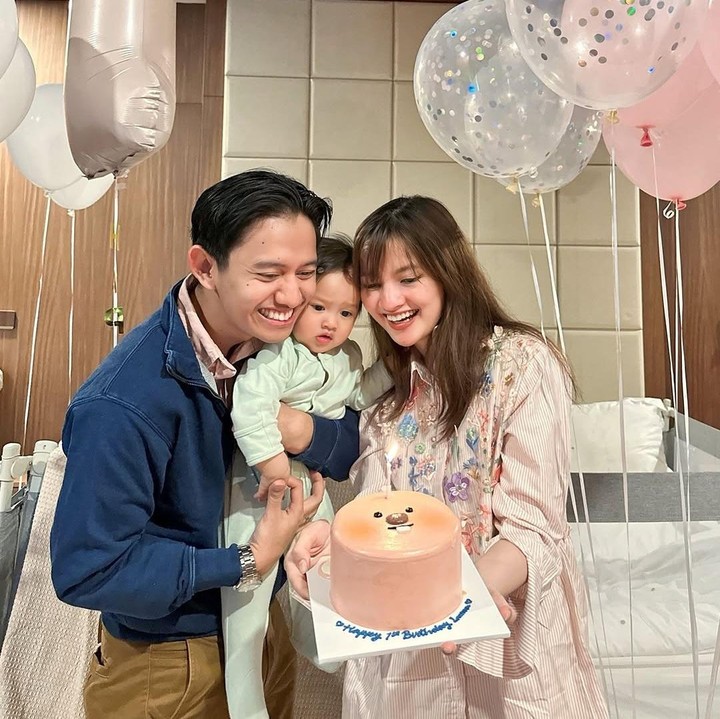<p>Dalam unggahan ini pula, Sabrina mengungkap rasa syukurnya telah dikaruniai seorang putri seperti Launa. Ia pun berharap agar Launa tumbuh menjadi anak yang sehat dan selalu bahagia. (Foto: Instagram: @sabrinaanggraini)</p>