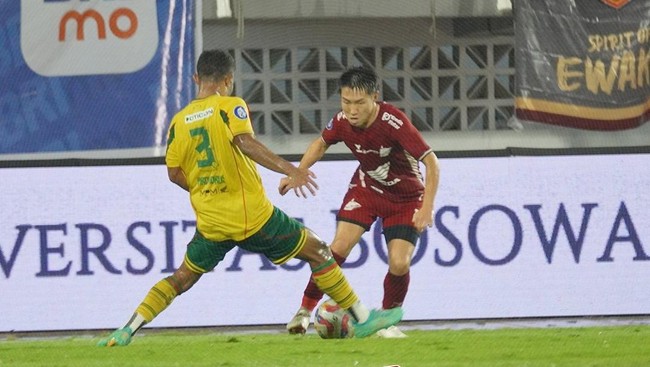 Persebaya Surabaya menang 1-0 atas PSM Makassar pada lanjutan Liga 1 2024/2025 yang digelar di Stadion Gelora BJ Habibie, Jumat (7/3).