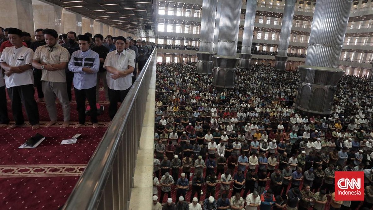 FOTO: Salat Jumat Pertama Ramadan 1446 H di Masjid Istiqlal