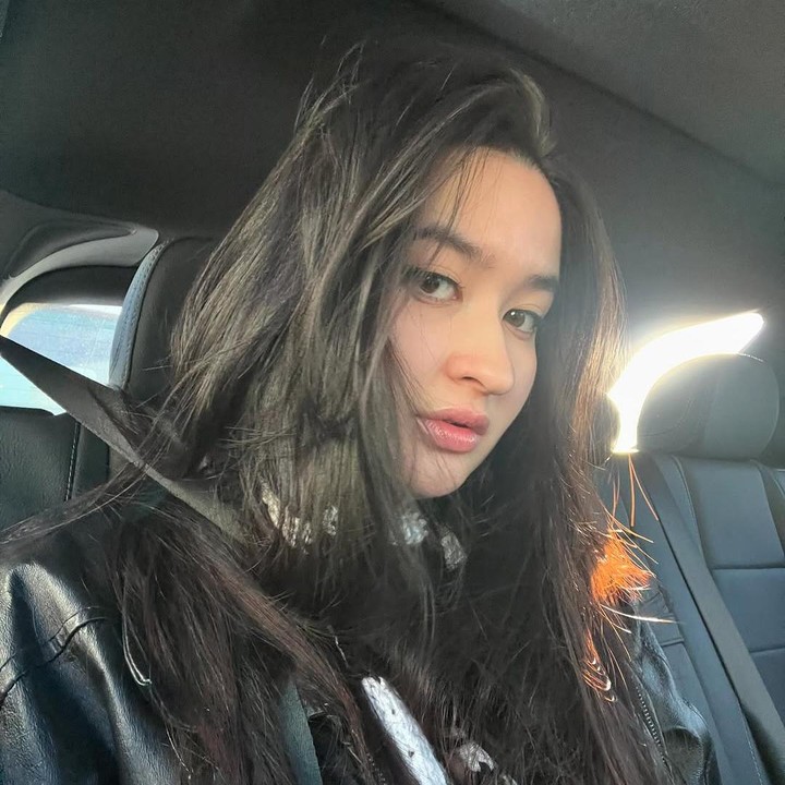 <p>Stephanie Poetri memulai karier bermusik internasionalnya sejak tahun 2019. Sejak merilis lagu <em>I Love You 3000</em> dan bergabung dengan label 88rising, Stephanie Poetri mulai sering manggung di festival musik di AS. (Foto: Instagram @stephaniepoetri)</p>