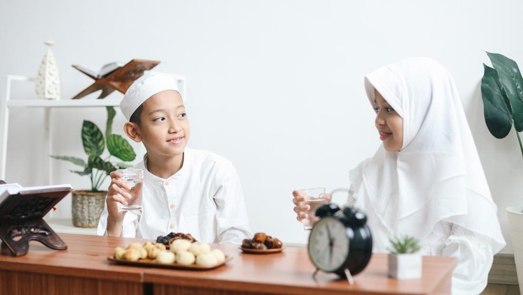 Takjil dan kebutuhan air anak puasa