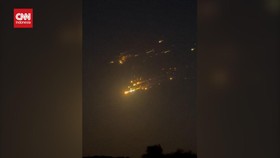 VIDEO: Puing-puing Starship SpaceX Melesat di Udara usai Meledak