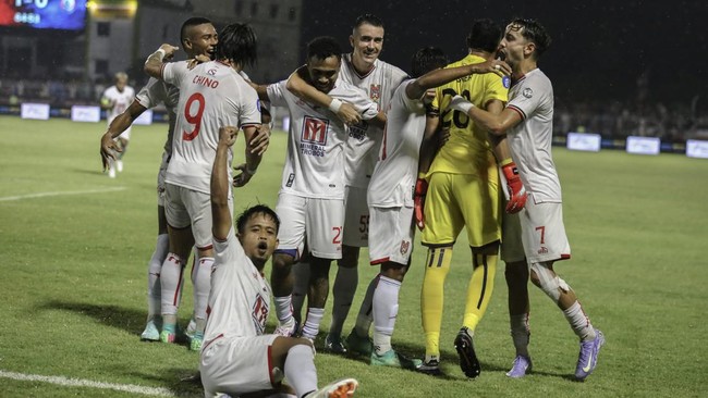 Pelatih Malut United Imran Nahumarury menyatakan tak melarang pemain-pemainnya berpartisipasi dalam pertandingan antar kampung (tarkam) selama libur Liga 1.