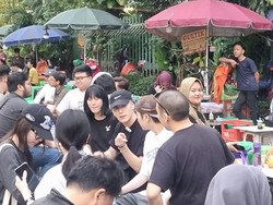 Ngabuburit Bareng Jackson Wang di Gultik Blok M