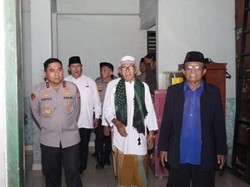 Kapolda Metro Salurkan Bantuan Sembako ke Panti Asuhan di Jaksel