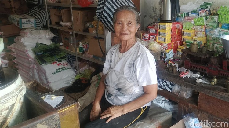 Ni Wayan Nodri atau Men Badung, dalang perempuan pertama di Bali. Ni Wayan Nodri atau Men Badung, dalang perempuan pertama di Bali.