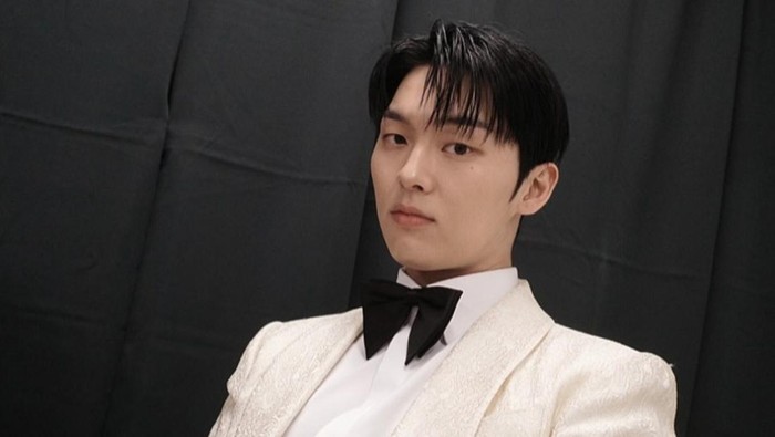 Choi Hyun Wook Akan Bergabung Bersama Choi Min Sik Bintangi Drama 'The Boy in the Last Row'