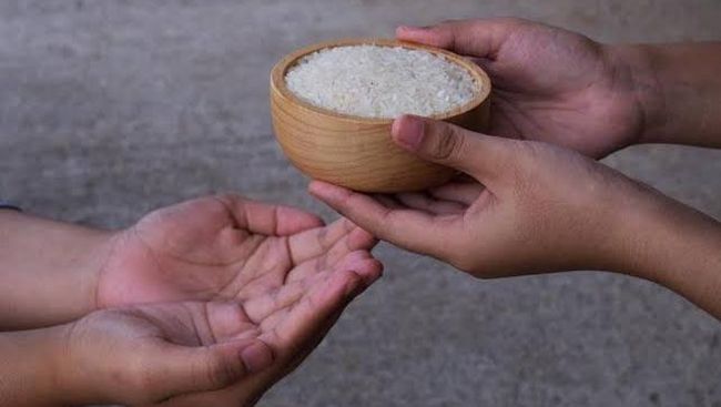 Hukum Bayar Zakat Fitrah Setelah Salat Idulfitri, Apakah Tetap Sah?