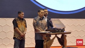Kemenbud Luncurkan Vinyl 8 Versi Lagu Indonesia Raya