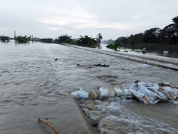 Kali Tuntang Grobogan Meluap, Jalur KA Gubug-Karangjati Ditutup