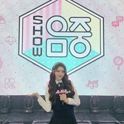 6 Idol K-Pop Perempuan yang Jadi MC Show! Music Core, Terbaru Ada A-na Hearts2Hearts