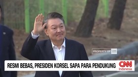 VIDEO: Resmi Bebas, Presiden Korsel Sapa Para Pendukung