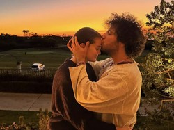 Lirik Lagu Don't Take It Pesonally - Selena Gomez & Benny Blanco