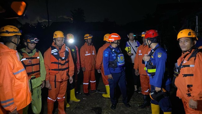 Sebanyak 156 rumah di Desa Cikaobandung, Kecamatan Jatiluhur, Kabupaten Purwakarta terendam banjir akibat tanggul sungai Cinangka di wilayah tersebut jebol.