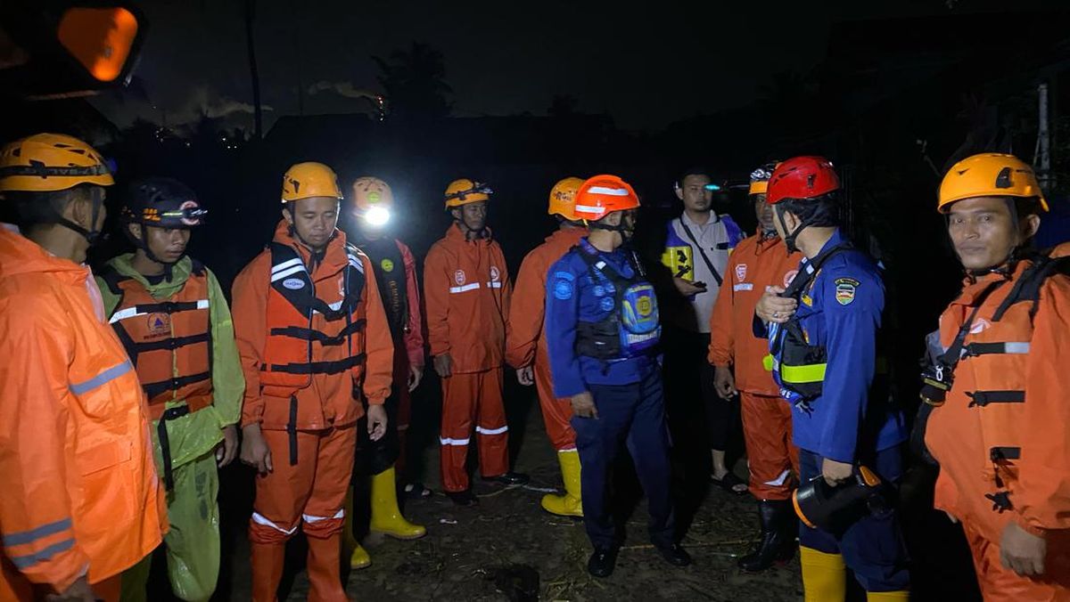 Tanggul Sungai Jebol, Ratusan Rumah di Purwakarta Terendam Air