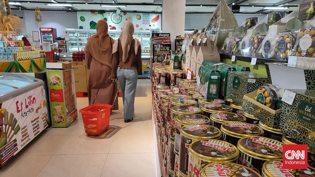 Selama gelaran Full Day Sale, Transmart tebar diskon hingga 20 persen untuk aneka produk kebutuhan harian mulai dari kue kaleng, sirup, dan banyak lagi.