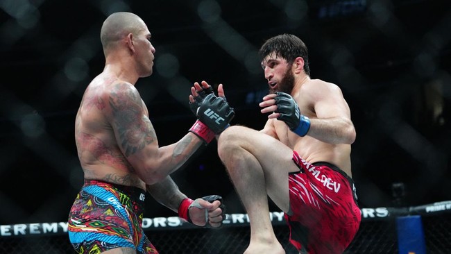 Perebutan 2 Sabuk Juara Dunia Dua sabuk juara dunia akan diperebutkan dalam UFC 320 yang berlangsung di T-Mobile Arena, salah satunya duel Magomed Ankalaev vs Alex Pereira, Minggu (5/10).