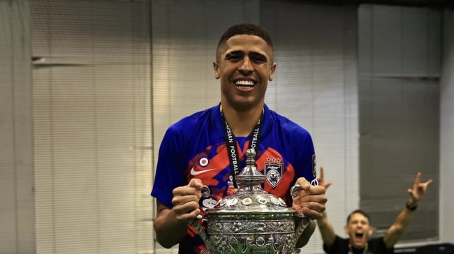 Pengamat sepak bola, Rizal Hasim, mendesak FAM dan Pemerintah segera menaturalisasi penyerang JDT, Bergson da Silva, jadi pemain timnas Malaysia.