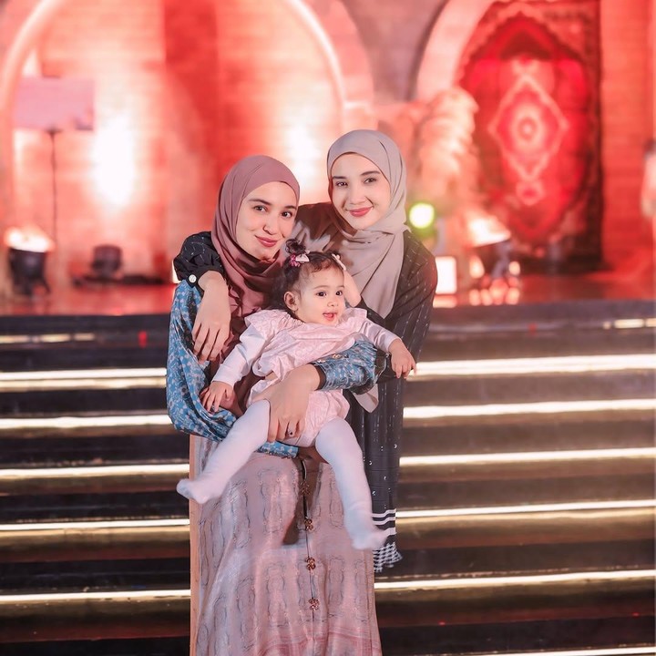 <p>"<em>MasyaAllah</em> cantik banget Humaira, benar-benar mirip (sang Bunda)," kata seorang netizen. "<em>MasyaAllah</em> <em>tabarakallah</em> cantik banget Humaira, sekarang semakin mirip Mami Kia," ungkap netizen lainnya. (Foto: Instagram: @zaskiasungkar15)</p>