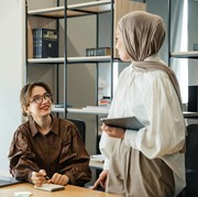 Kritik Konstruktif vs Kritik yang Menjatuhkan Orang, Gimana Membedakannya?