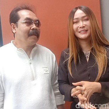 Respons Adam Suseno Saat Inul Daratista Minta Kado Mutiara di Ultah Pernikahan Ke-30
