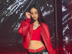 Jennie dan Dua Lipa Berkilauan di MV Handlebars