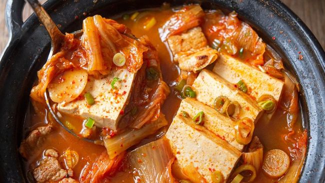 Studi terbaru mengungkap ada makanan yang bikin mengantuk di siang hari.