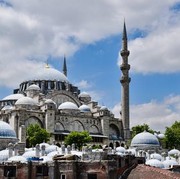 8 Daftar Masjid Tercantik di Dunia, Nggak Sekadar Megah Tapi Kaya Akan Sejarah!