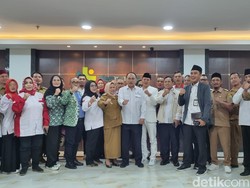 Budi Arie Bertemu Apdesi-Papdesi Bahas Pembentukan Koperasi Desa Merah Putih
