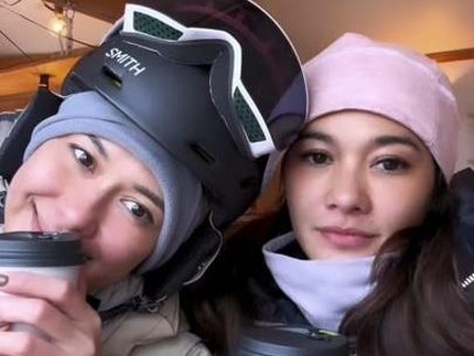 Keseruan Nana dan Naysilla Mirdad Mirdad Liburan Main Ski Bareng di Jepang, Lihat 7 Potretnya