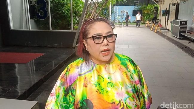 Begini Perjuangan Nunung Hadapi Gangguan Kecemasan, Sesak Napas hingga Insomnia
