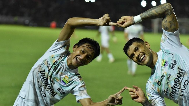 Persib Bandung dan Borneo FC sama-sama sukses meraih kemenangan di pekan ke-27 Liga 1 2024/2025, Senin (10/3).