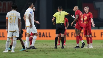 Sorotan Dunia Olahraga CNN Sport : Ricky Nelson Beber Alasan Persija Terpuruk Musim Ini: Nomaden